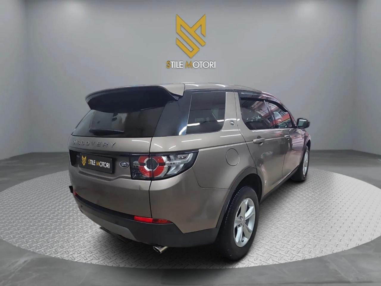 Land Rover Discovery Sport HSE Luxury StileMotori