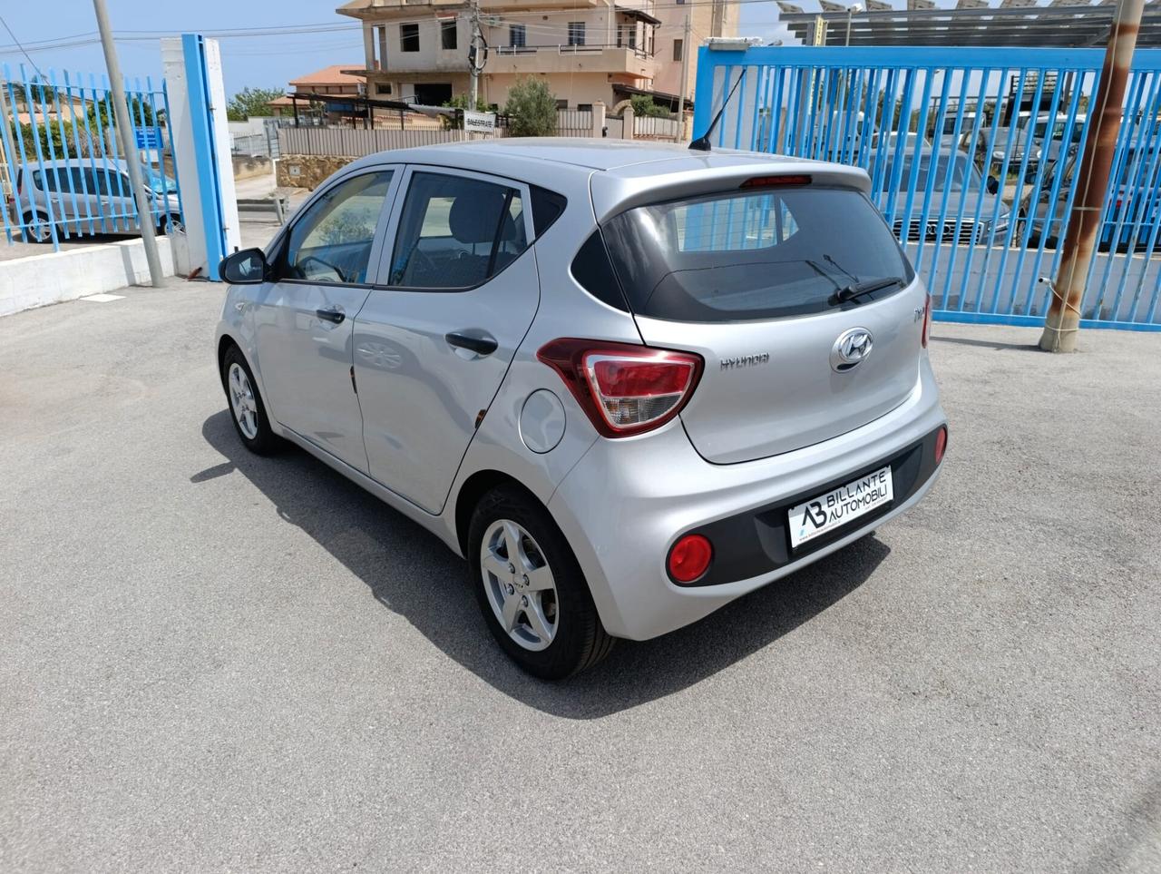 Hyundai i10 1.0 cv 67 cv 2017