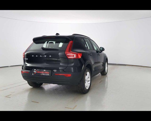VOLVO XC40 T2 Momentum Core