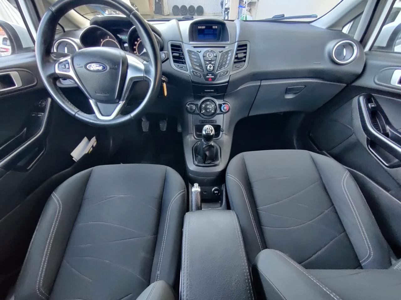 Ford Fiesta 1.5 TDCi 75CV 5 porte Black & White Edition