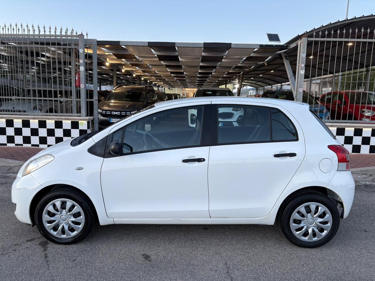 Toyota Yaris 1.0 5 porte Now Unipro 2010
