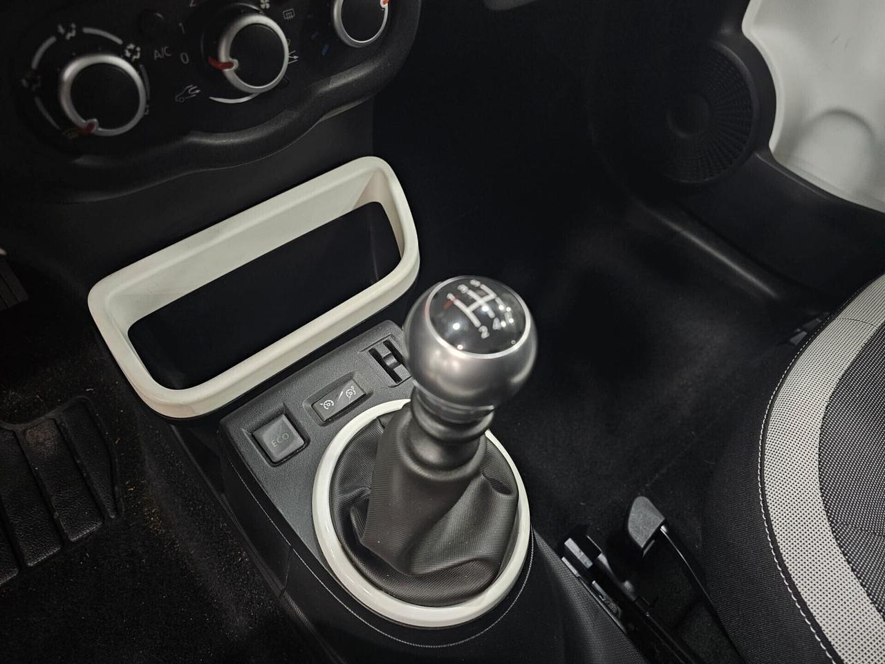NUOVA RENAULT TWINGO INTENS TCe 0.9 BENZ 90CV TOTAL BLACK EDITION