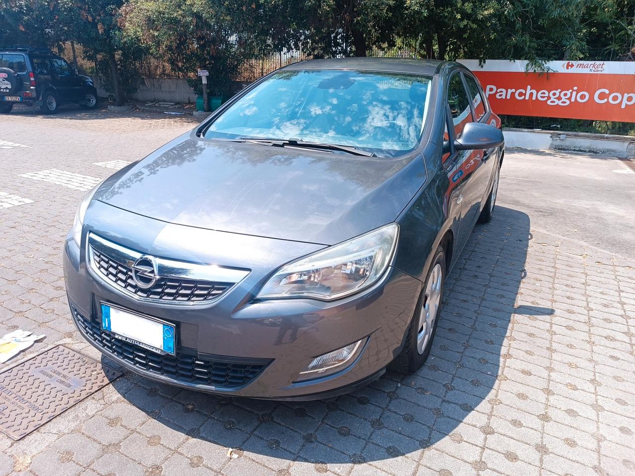 Opel Astra 1.4 100CV 5 porte Cosmo