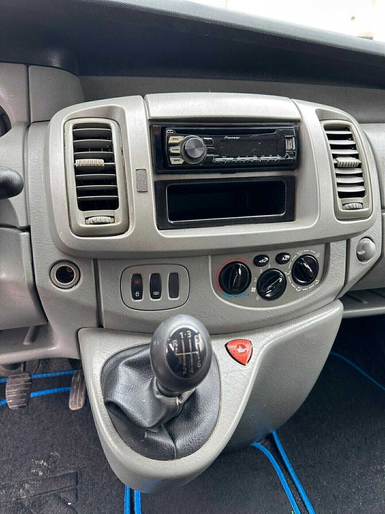 NISSAN PRIMASTAR CON 6 POSTI SUPER PREZZO!