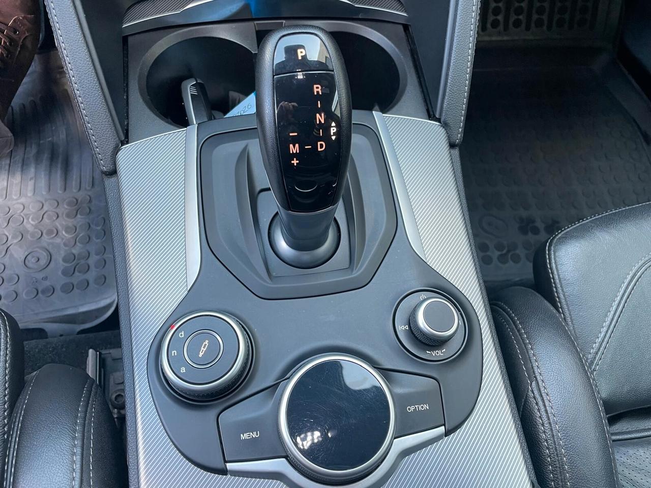 Alfa Romeo Stelvio 2.2 Turbodiesel 210 CV AT8 Q4 Executive