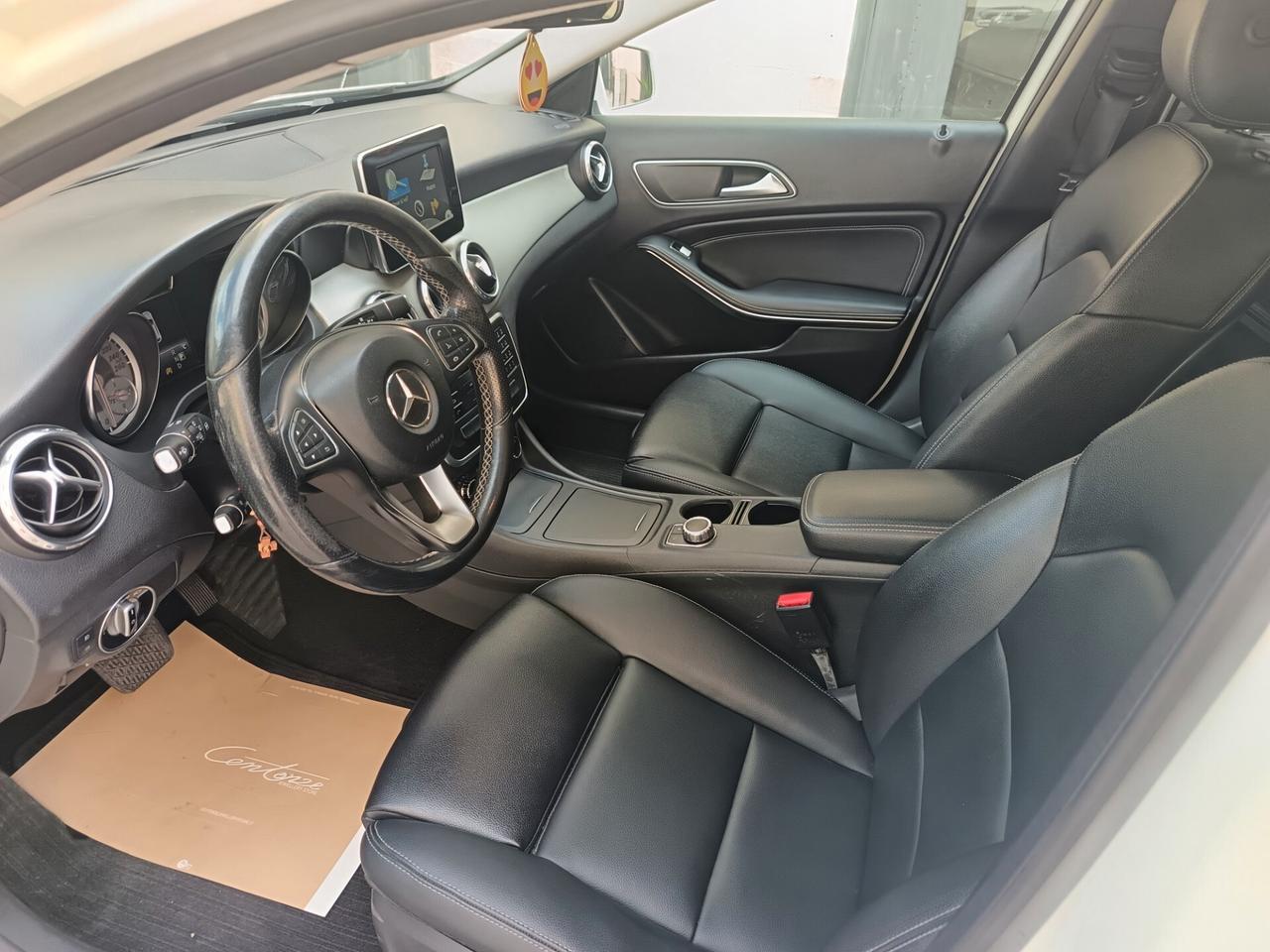 Mercedes GLA 200 D. Auto. Sport-Tetto-Full Opt