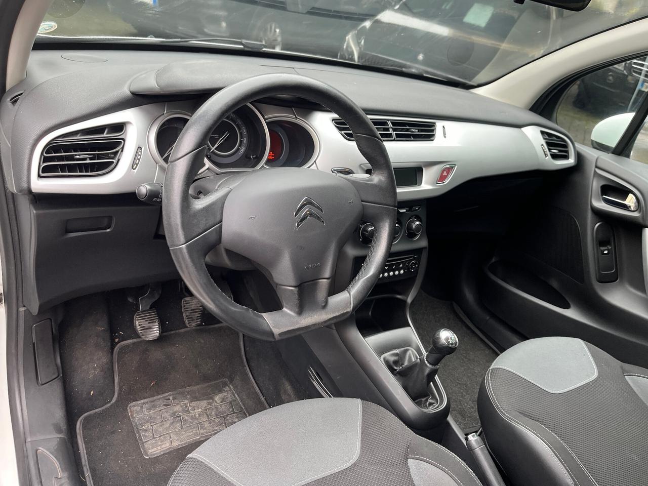CITROEN C3 1.1 BENZINA 5 PORTE ANCHE PER NEOPATENTATI - TAGLIANDO E DISTRIBUZIONE APPENA ESEGUITI
