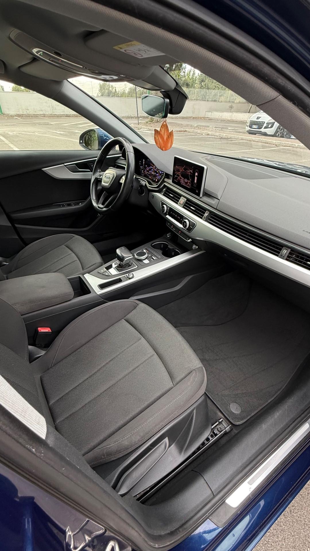 Audi A4 2.0 TDI 150 CV S tronic