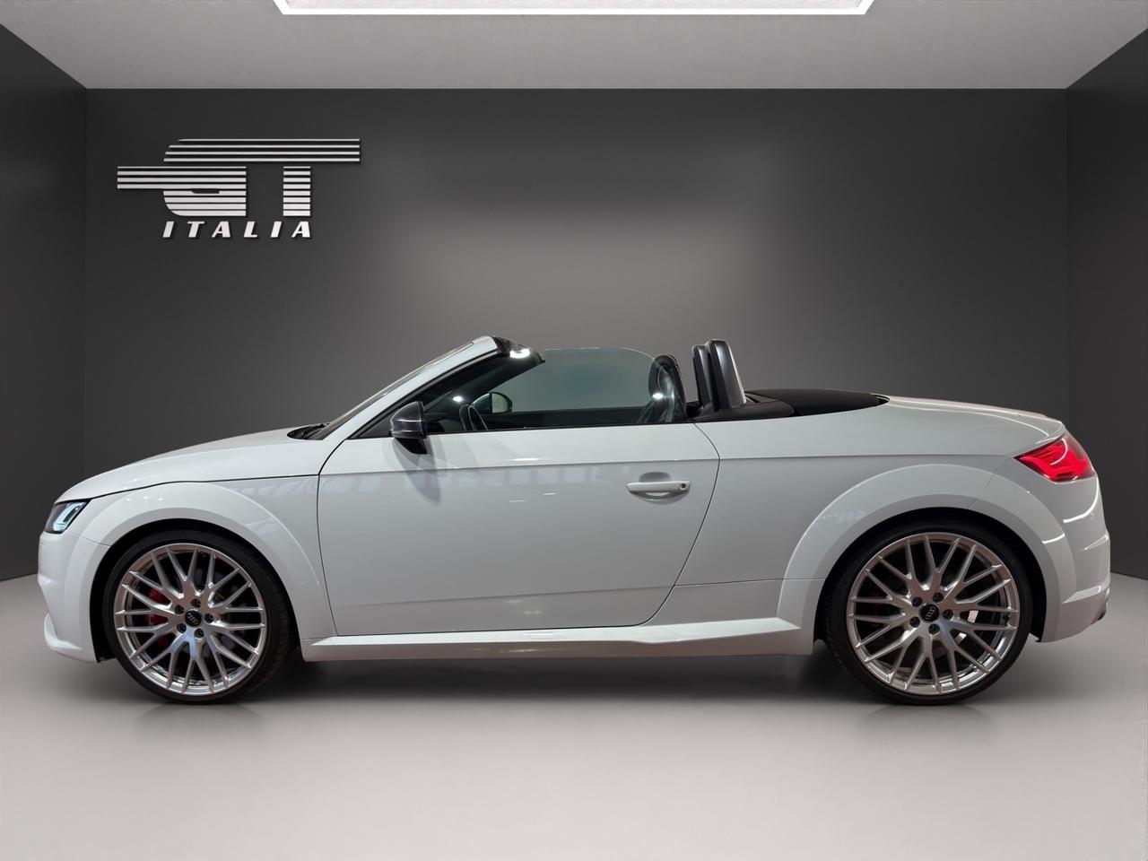 Audi TTS Roadster 2.0 TFSI 310 CV S tronic quattro.