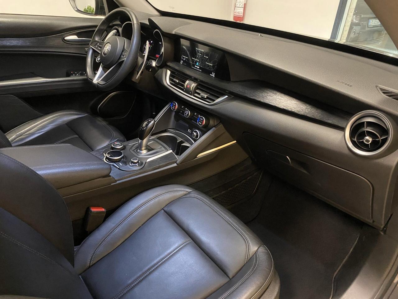 Alfa Romeo Stelvio 2.2 Turbodiesel 160 CV AT8 RWD Sport-Tech