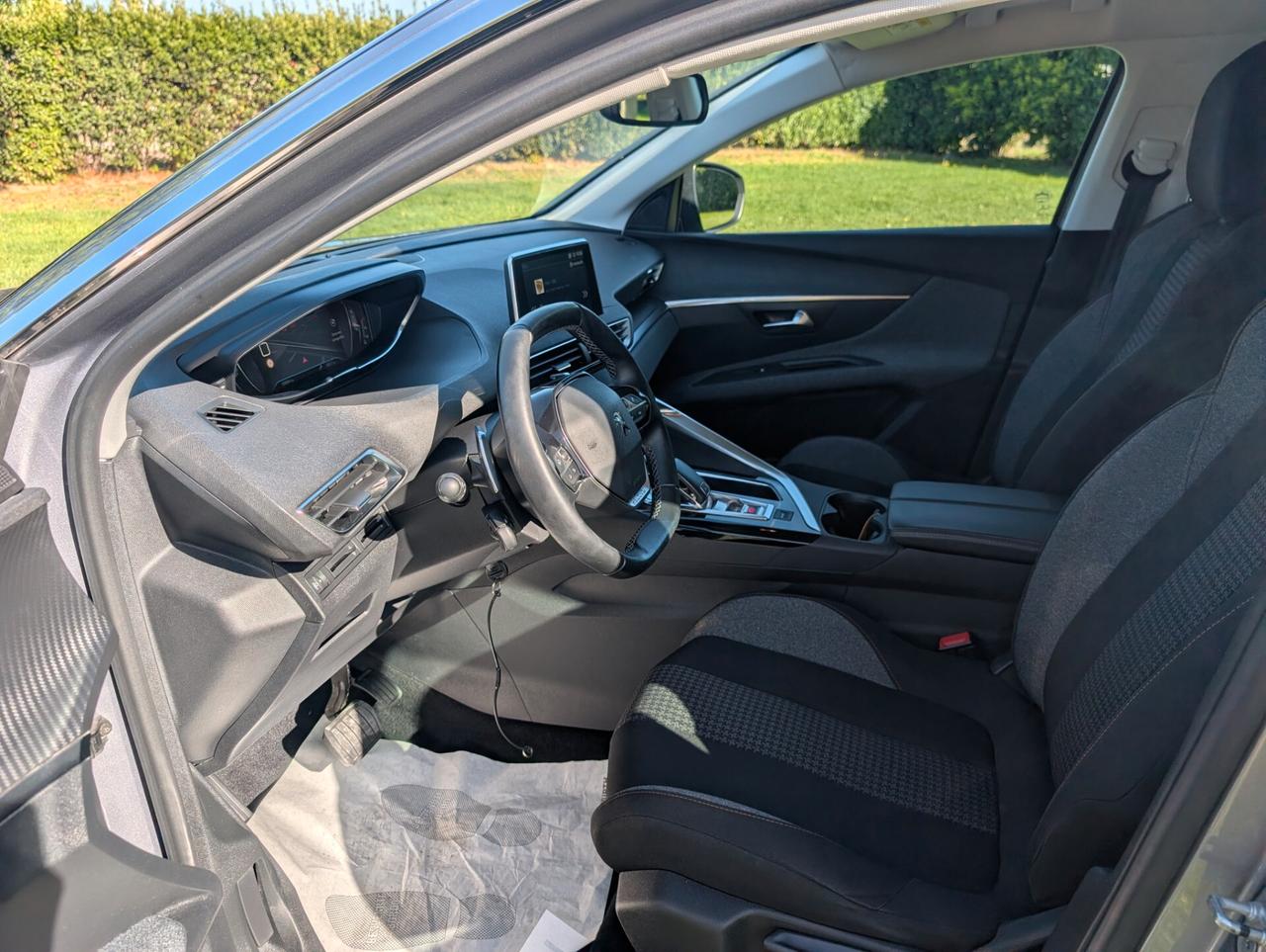 Peugeot 3008 BlueHDi 130 S&S EAT8 Allure