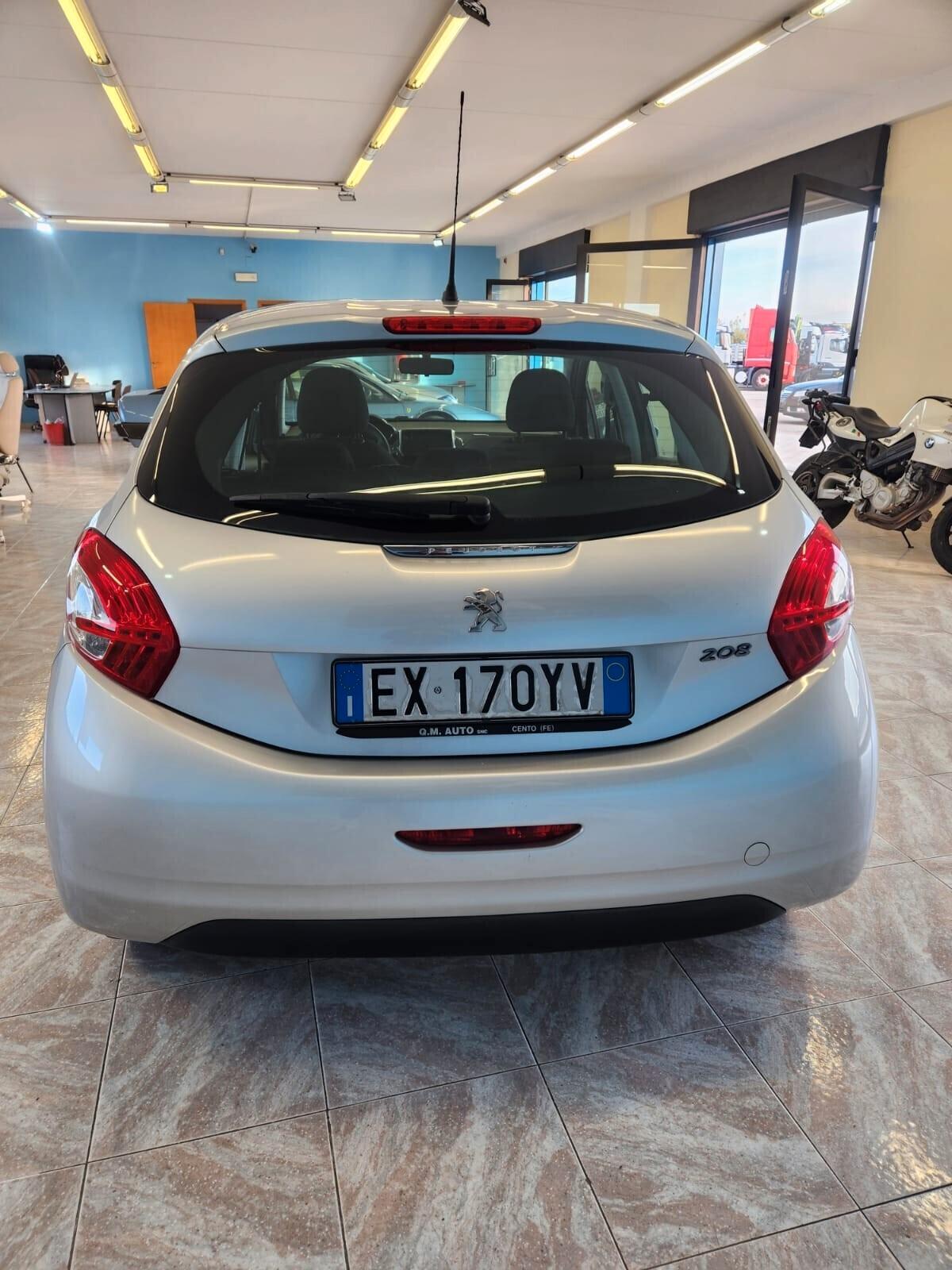Peugeot 208 1.4 HDi 68 CV 5 porte NAVI