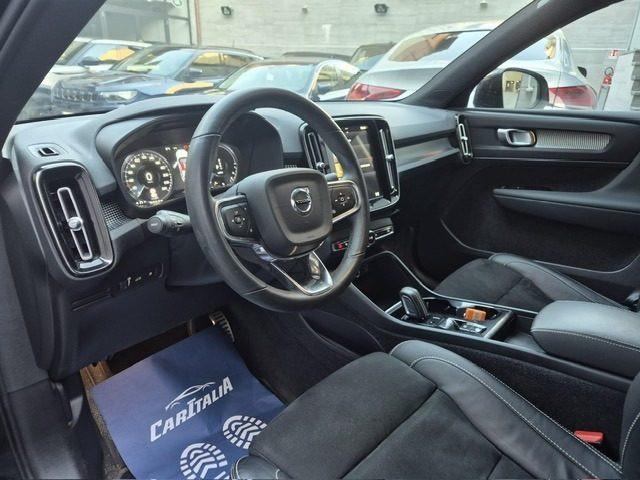 VOLVO XC40 T5 Recharge Plug-in Hybrid R-design