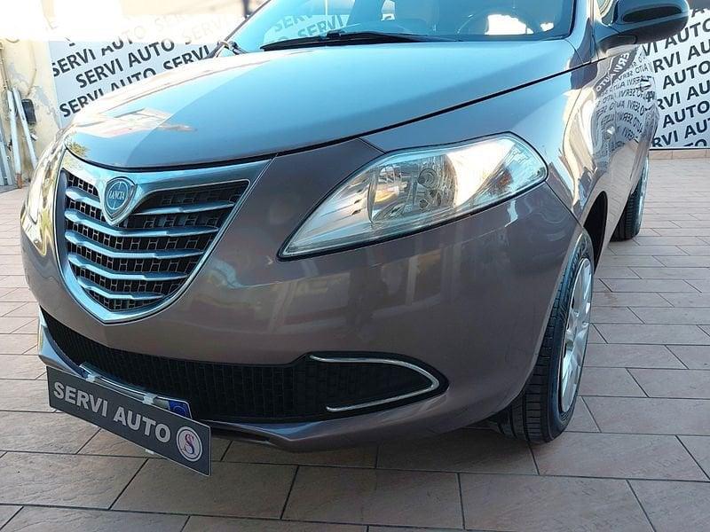 Lancia Ypsilon 0.9 Twinair 85 CV metano Ecochic Gold