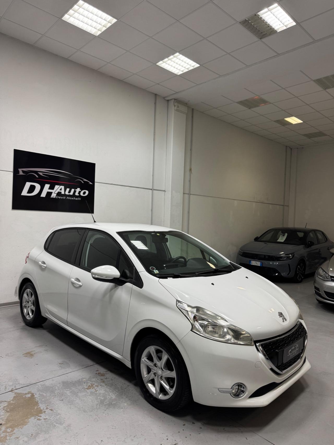 Peugeot 208 1.4 HDi 68 CV 5 porte Allure
