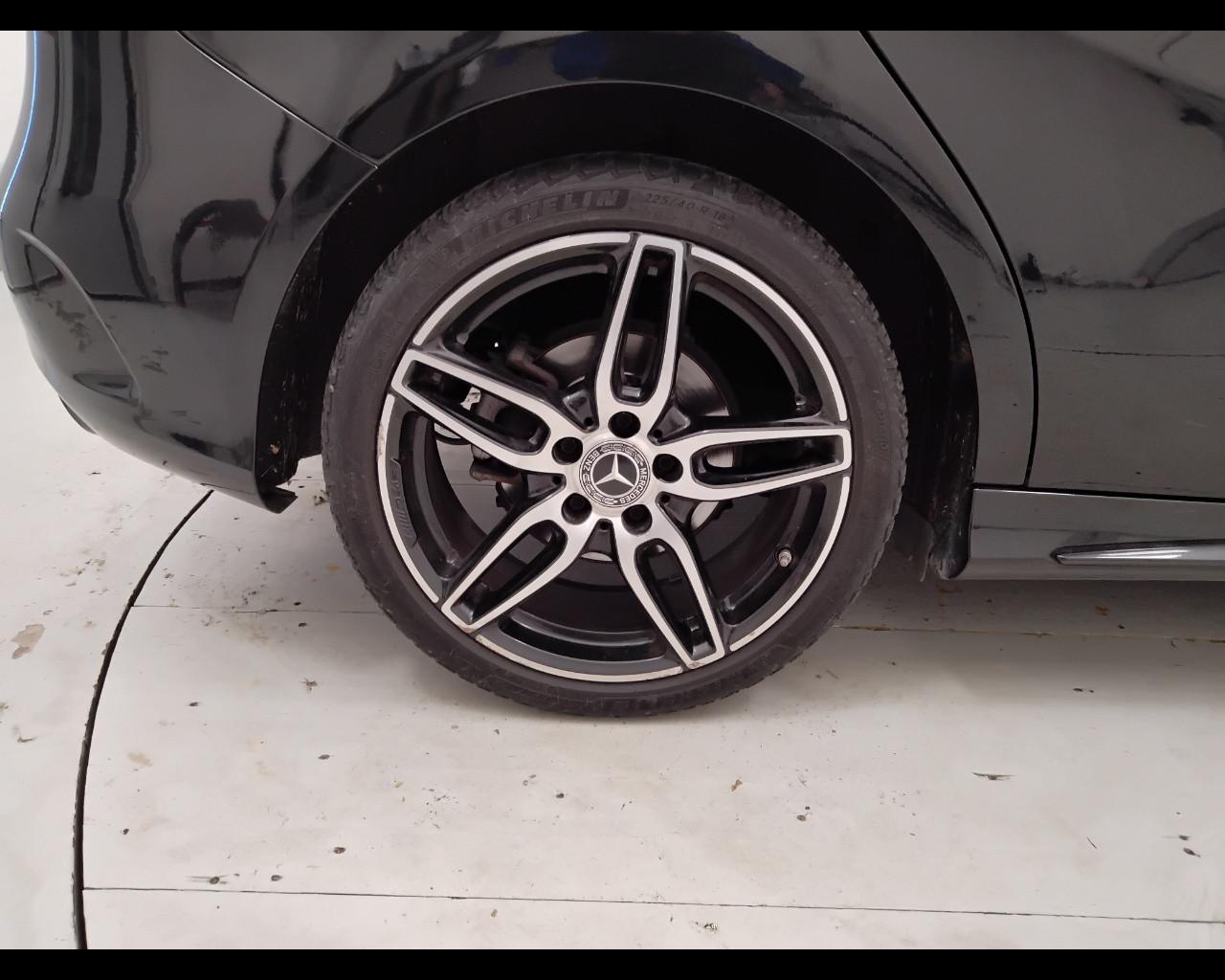 Mercedes-Benz Classe B - T246 - B 200 d Premium Next auto