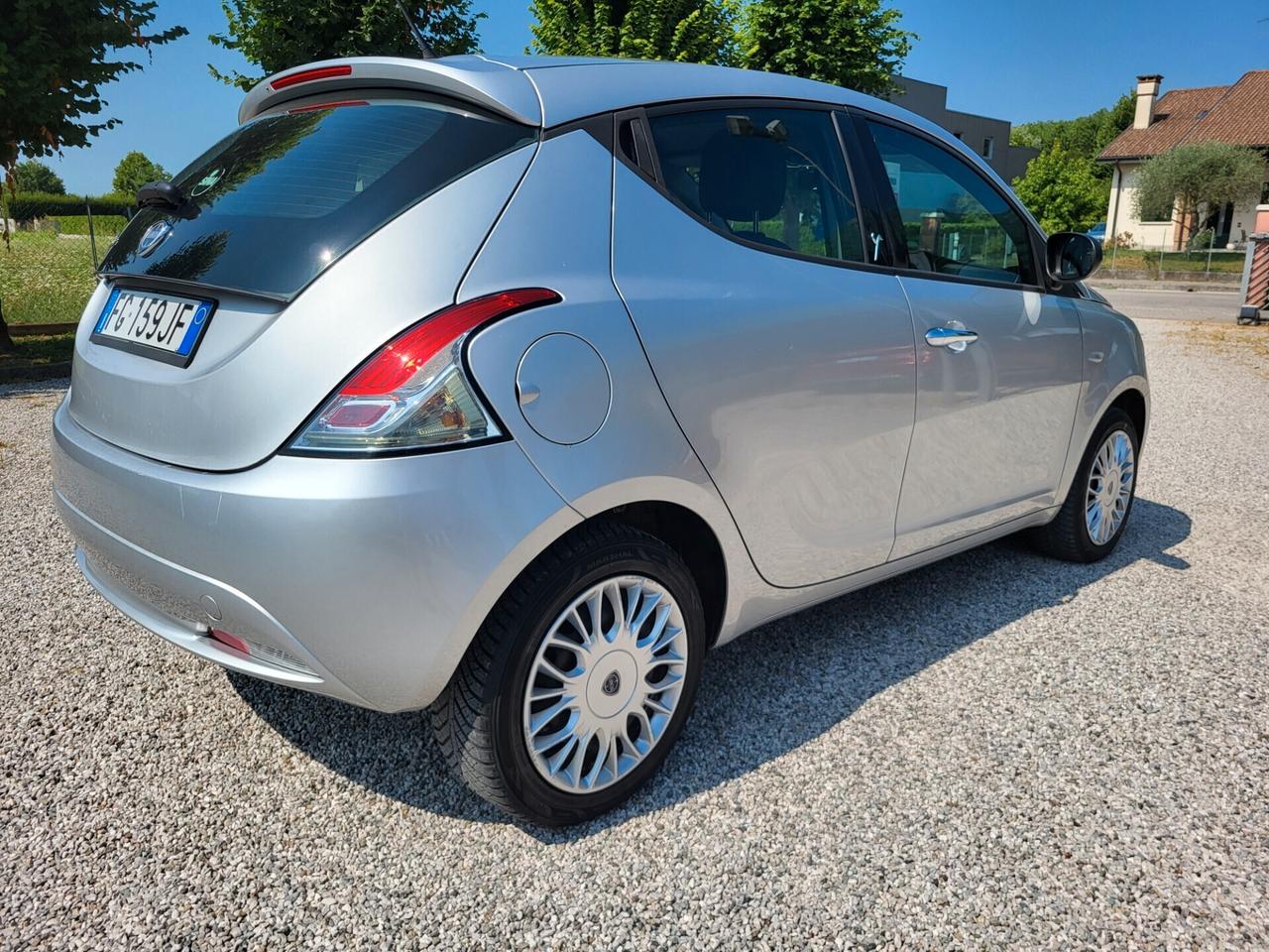 Lancia Ypsilon 1.2 69 CV 5 porte Silver