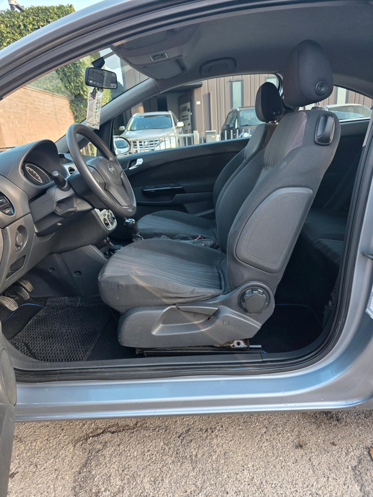 Opel Corsa 1.3 CDTI Sport neopatentati trattabile1950