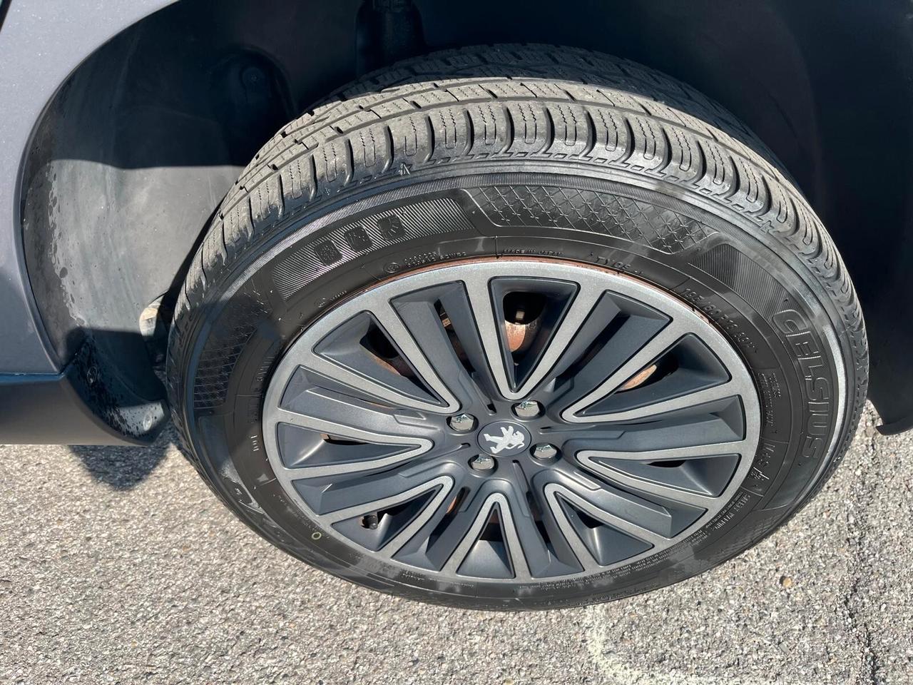 Peugeot 2008 BlueHDi 100 Active **NEOPATENTATI**