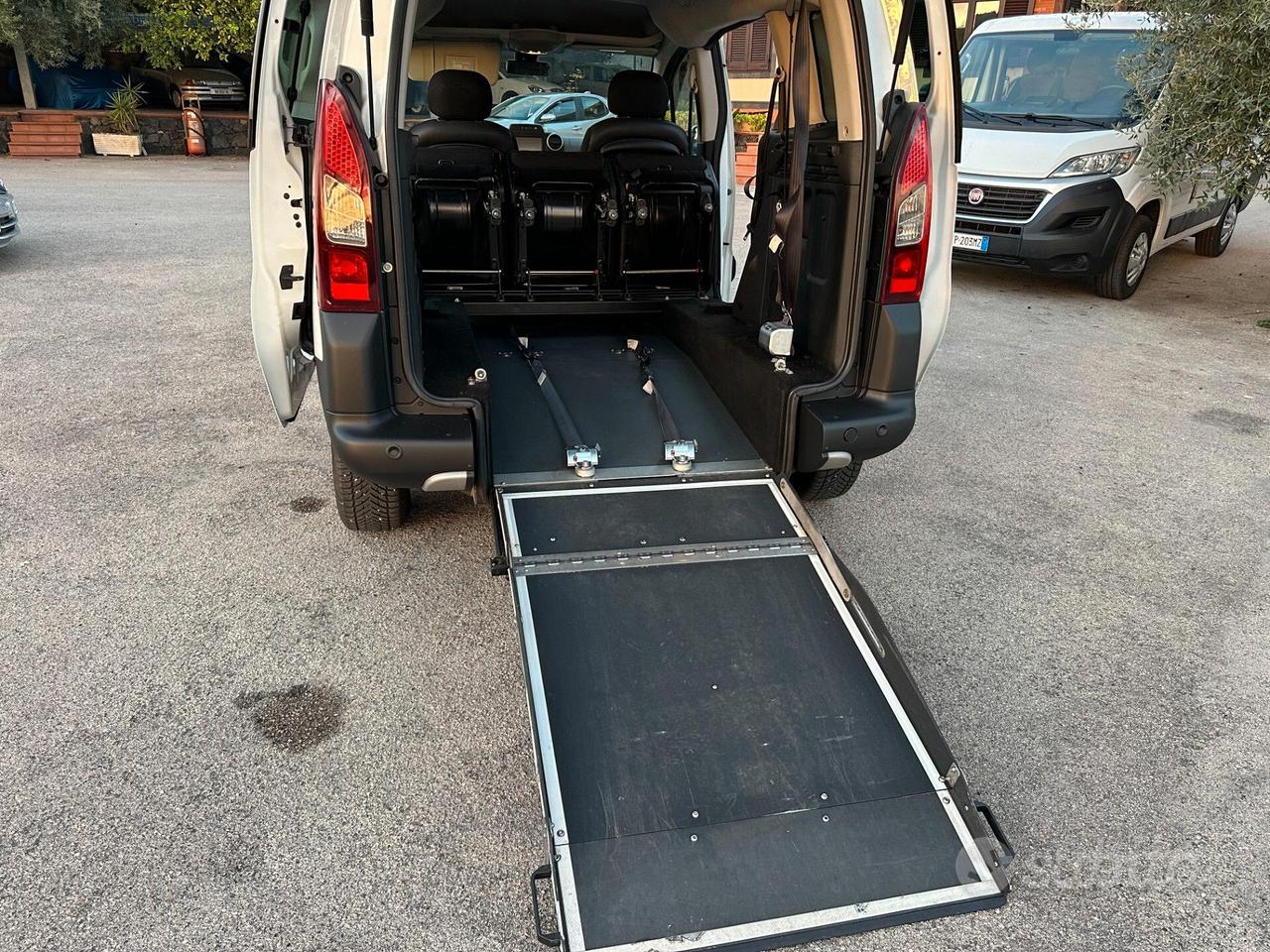 Peugeot Partner 1.6HDi Pianale ribassato Disabili