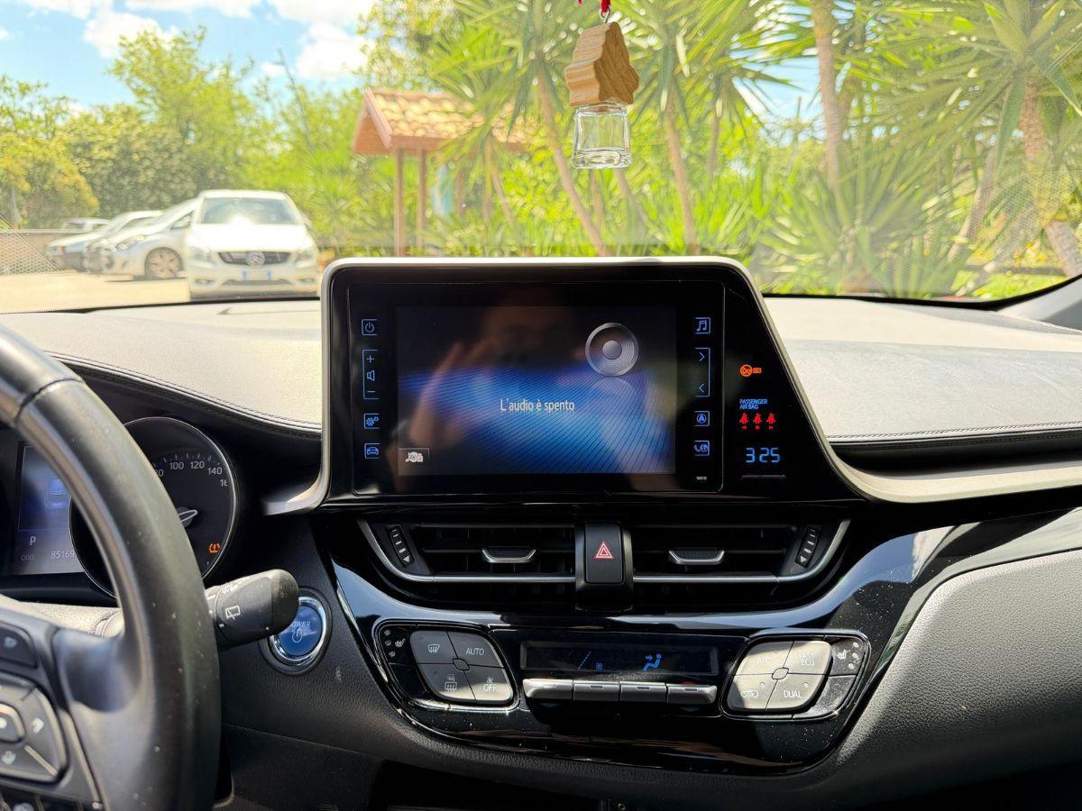 TOYOTA - C-HR - 1.8 Hybrid CVT Lounge