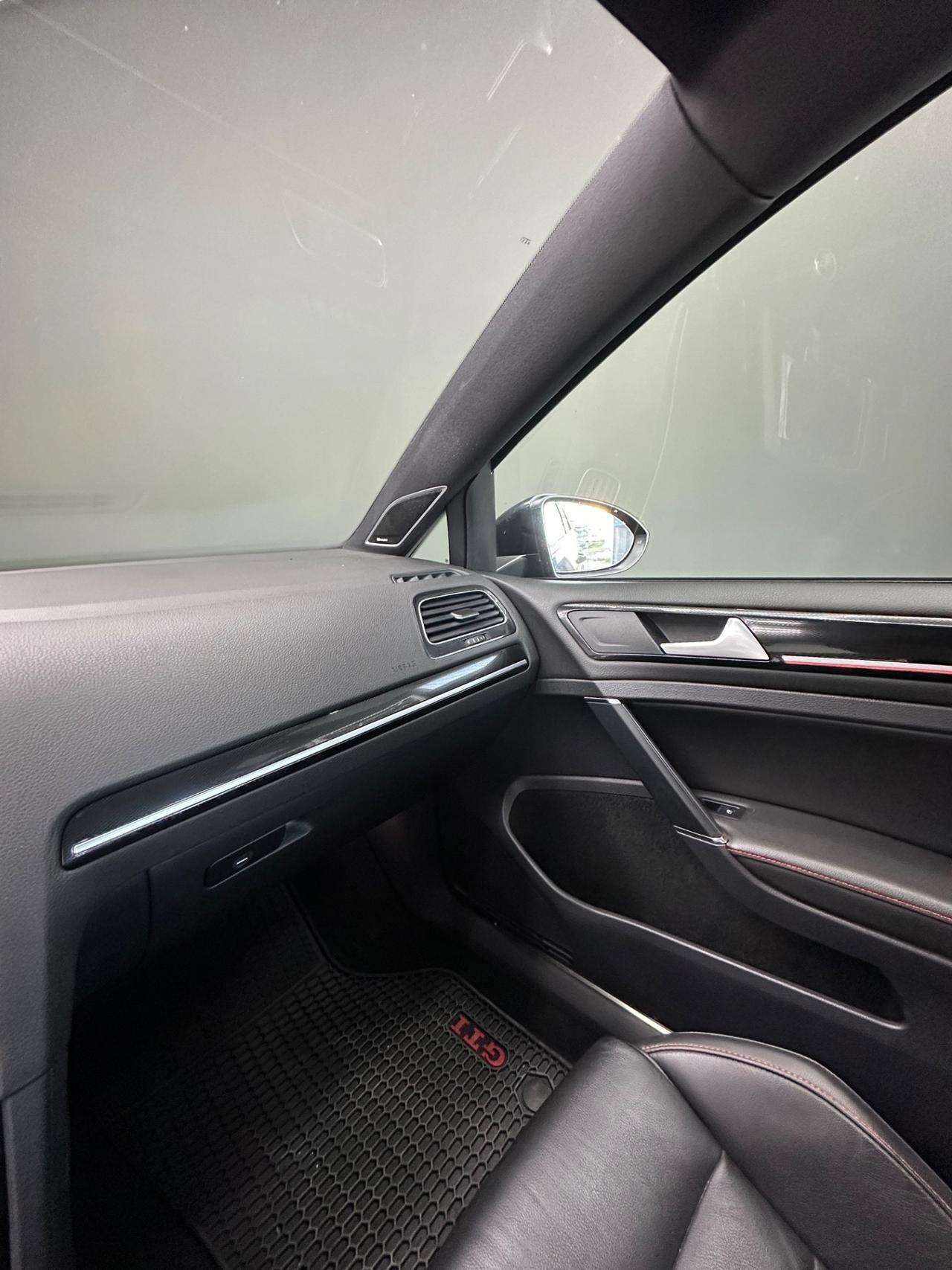 Volkswagen Golf GTI Performance 2.0 TSI 230 cv 3p