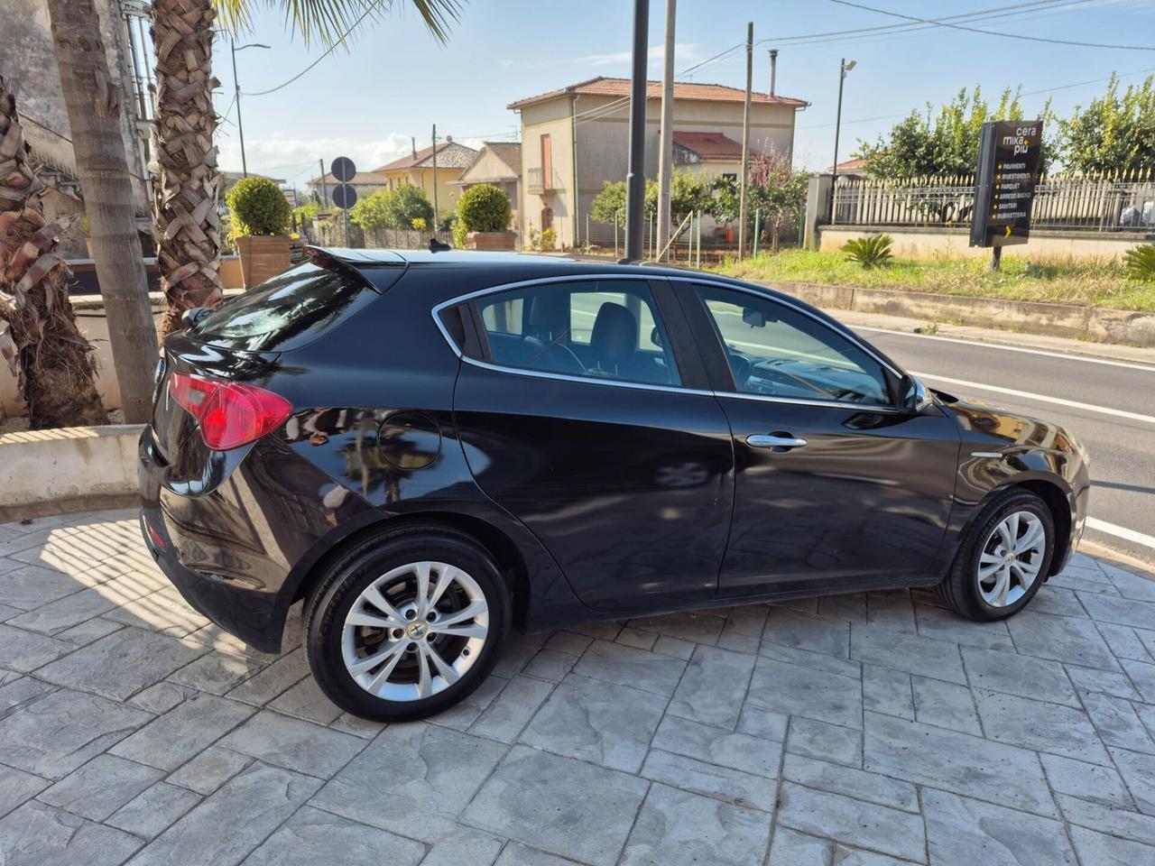 Alfa Romeo Giulietta 1.6 JTDm-2 105 CV Distinctive