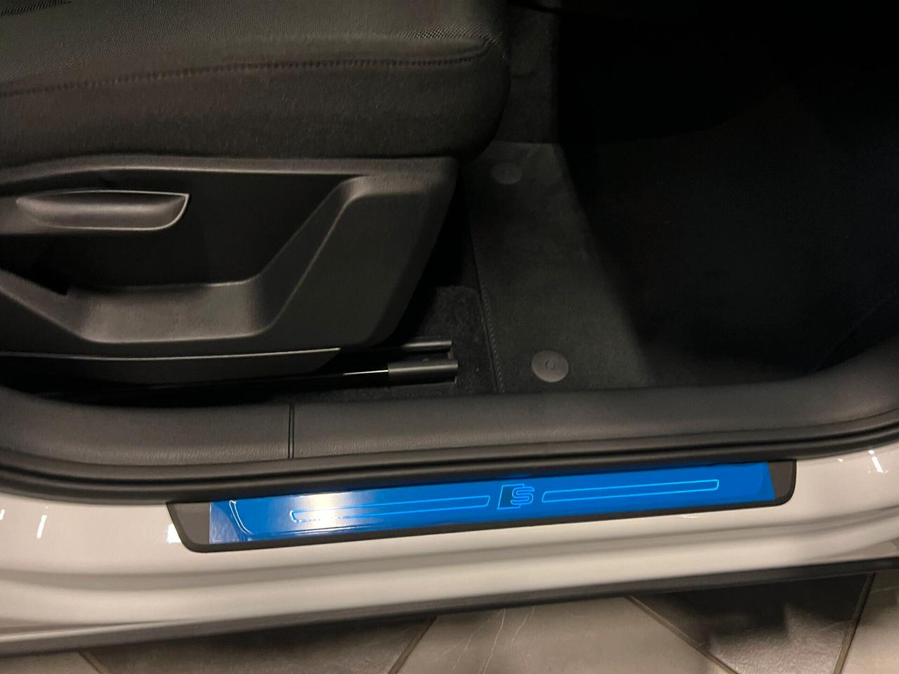 Audi Q2 30 TDI Identity Black - Veicolo Nuovo