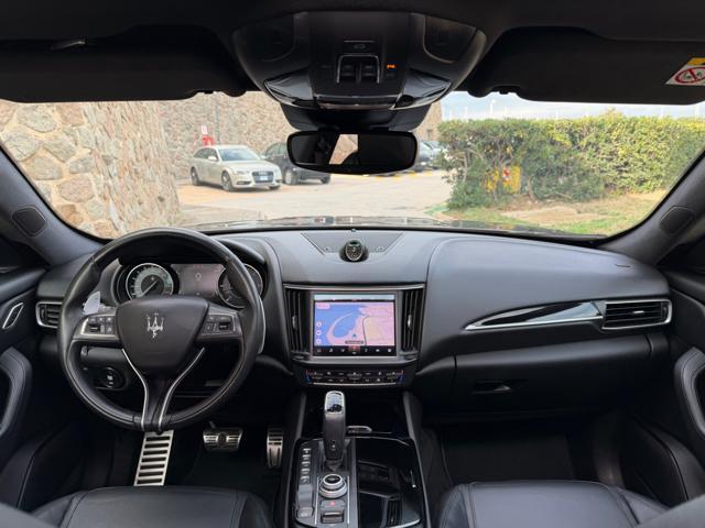 MASERATI Levante MY22 GRANSPORT+TETTO+BLACK PACK+PINZE GIALLE