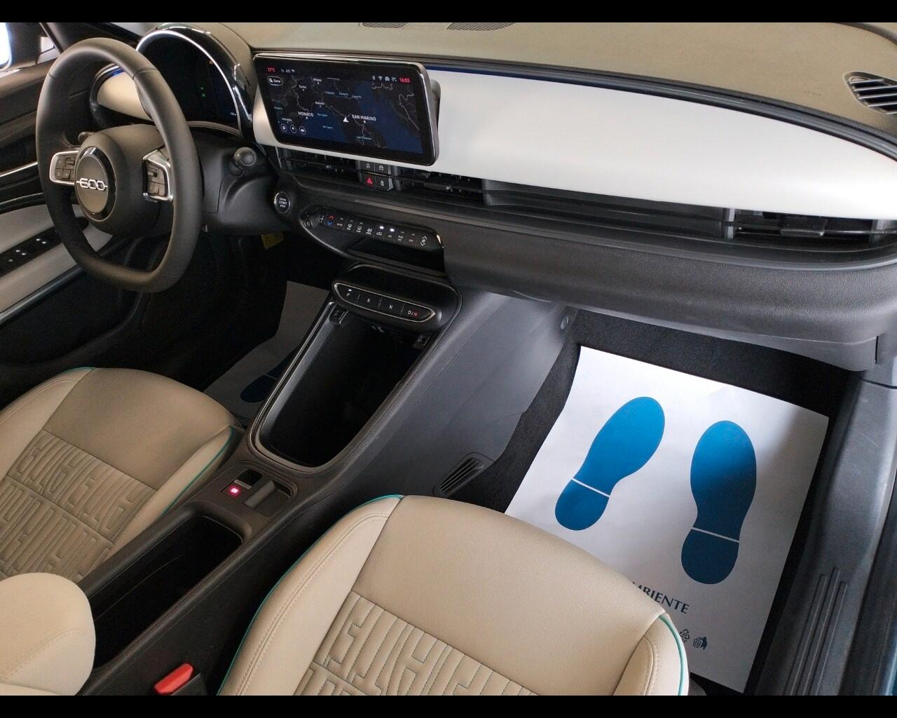 FIAT 600 (2023-->) 600 Hybrid 110 CV DCT MHEV L...