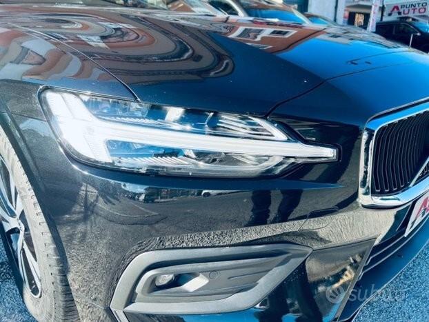 VOLVO V60 D3 Geartronic COCKPIT- CARPLAY
