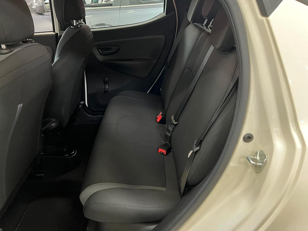 Lancia Ypsilon 1.2 69 CV 5 Porte Silver EURO 6