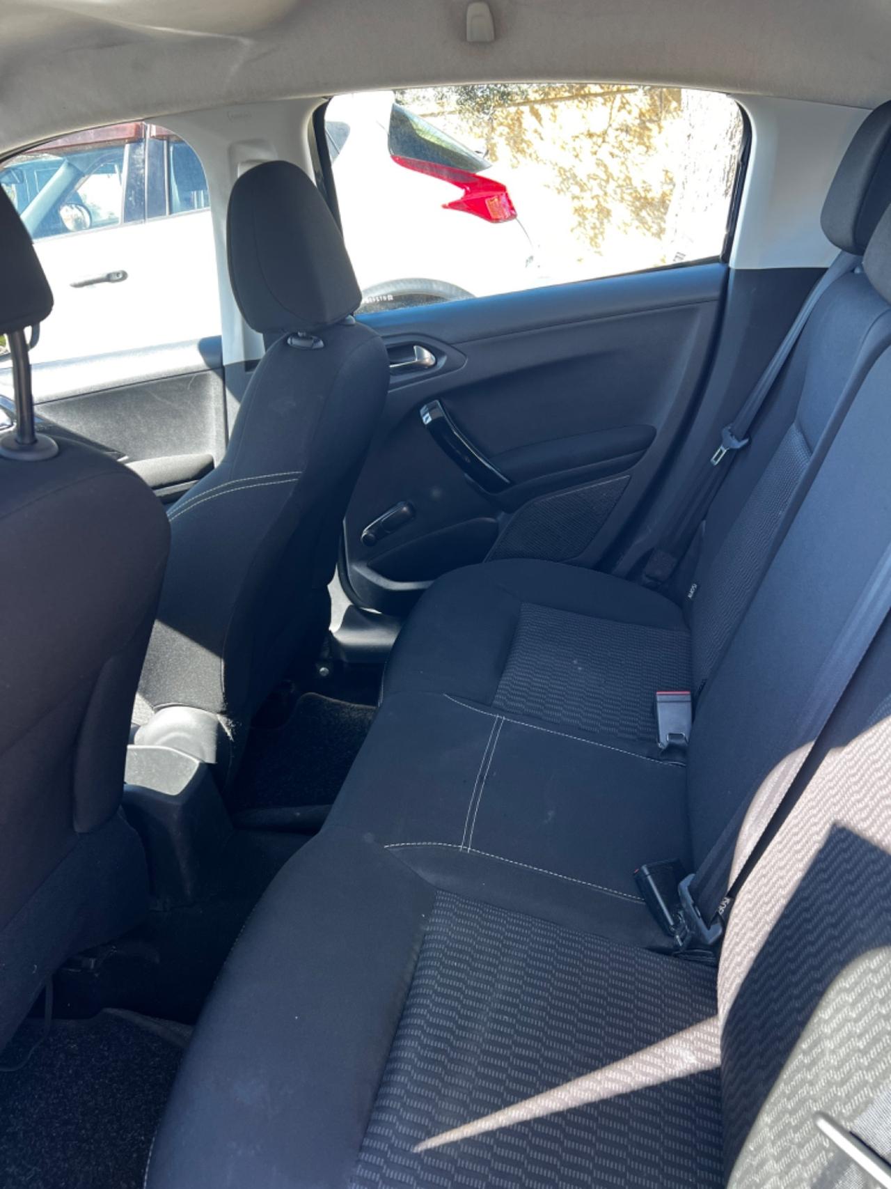 Peugeot 208 PureTech 82 5 porte Access pari al nuovo!!