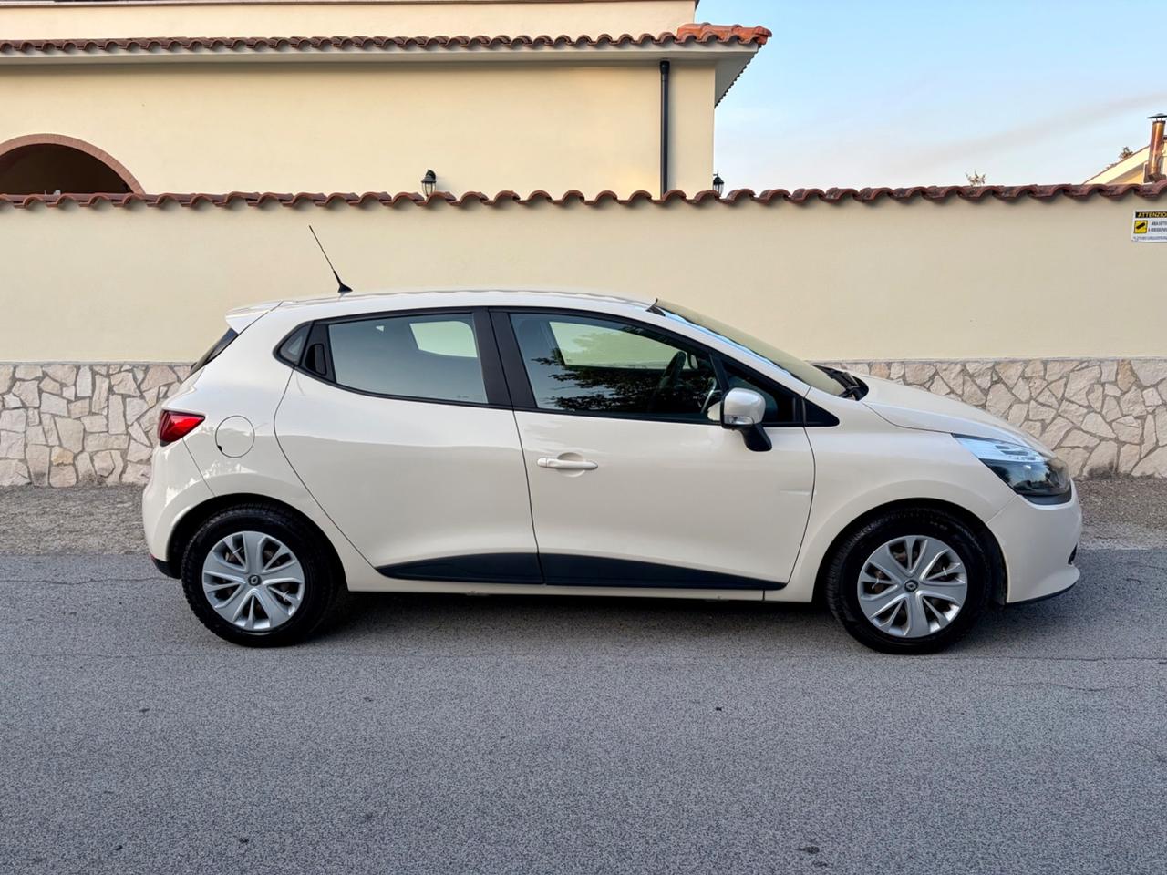 Renault Clio 1.2 75CV 5 porte