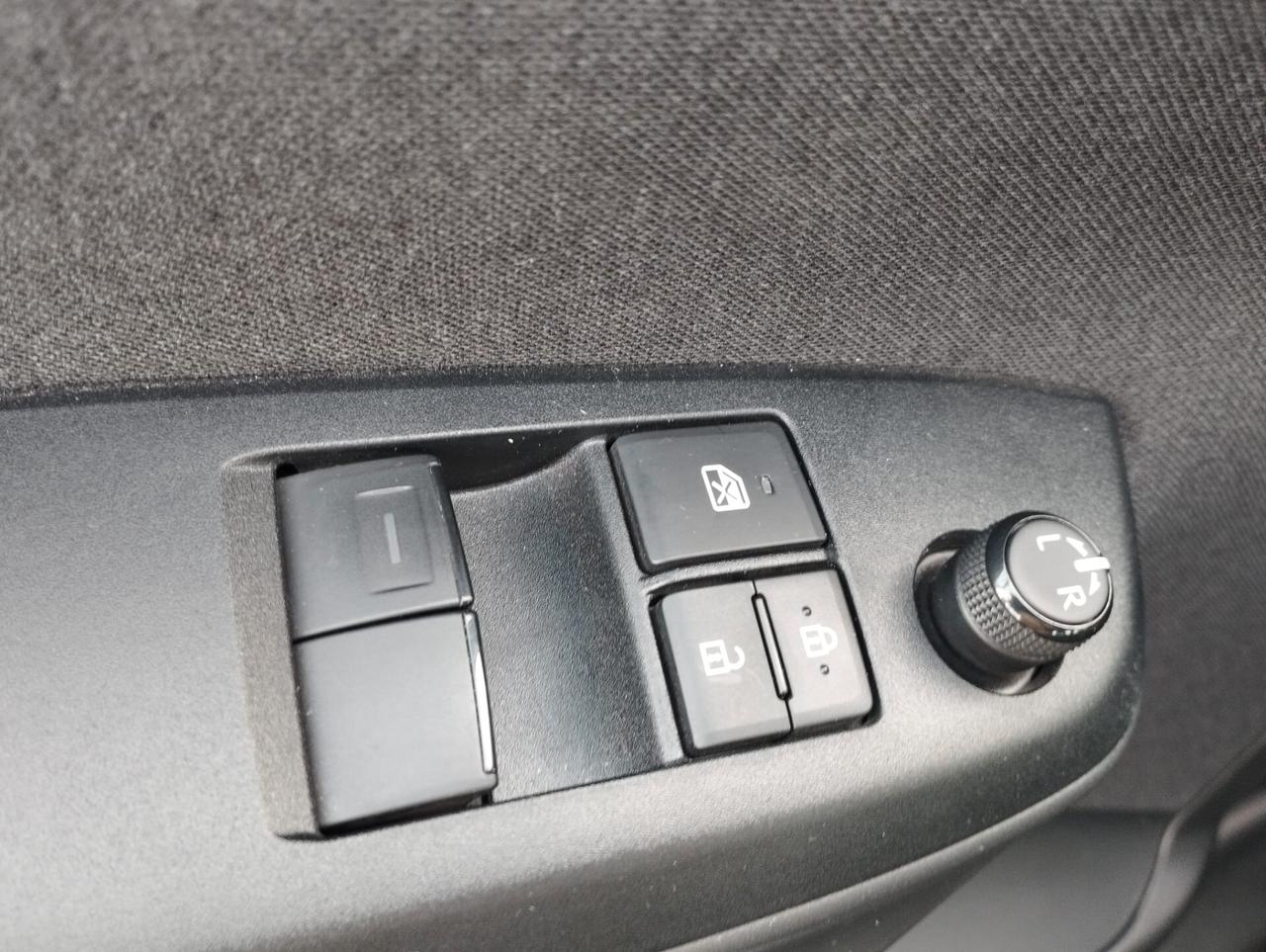 Toyota Yaris 1.0 Business ideale per neopatentati