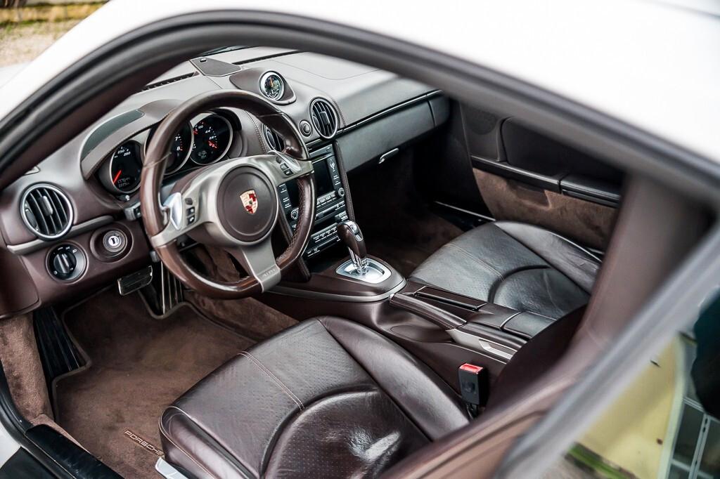 Porsche Cayman 2.9