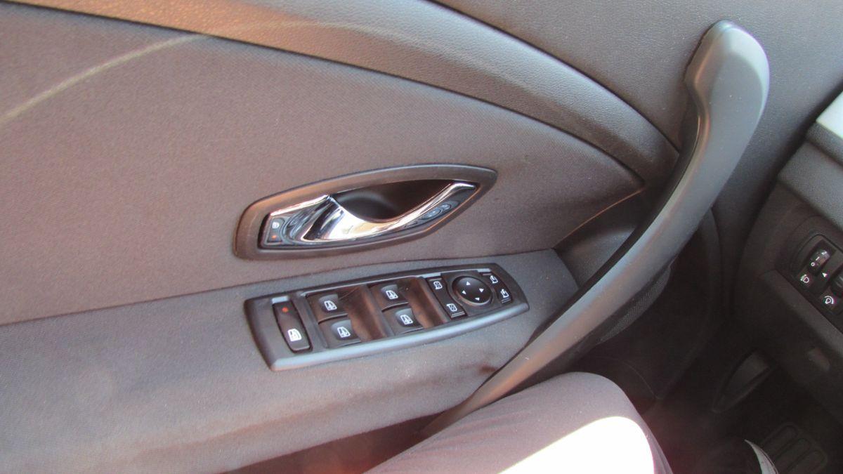 RENAULT - MÃ©gane SporTour SporTour 1.5 dci Runaway 110cv