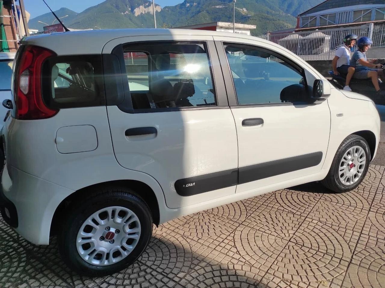 Fiat Panda 2017 1.3 mtj 95CV Uconnect Comandi al volante