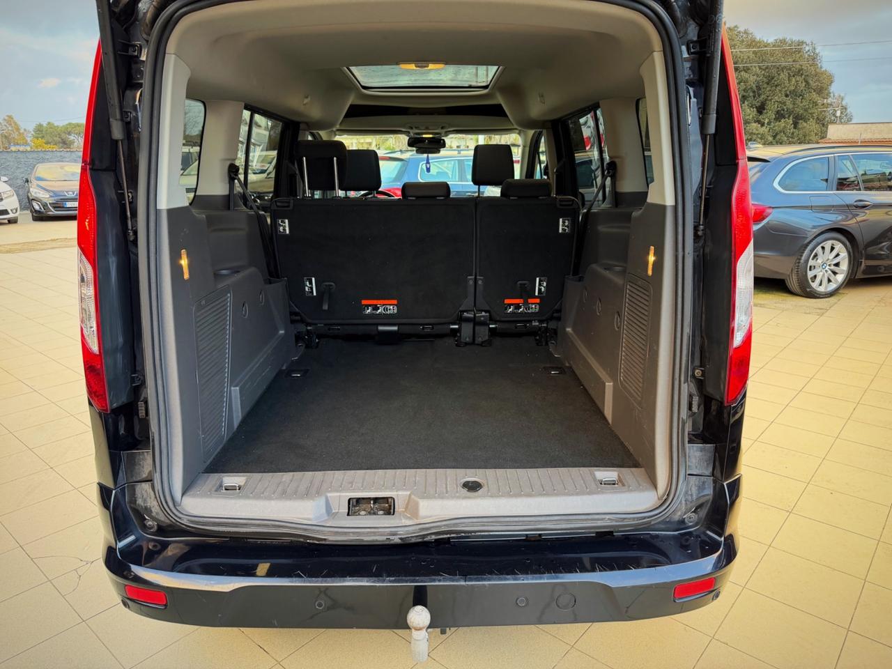 Ford Tourneo Connect 1.5 TDCi 120 CV Powershift Titanium