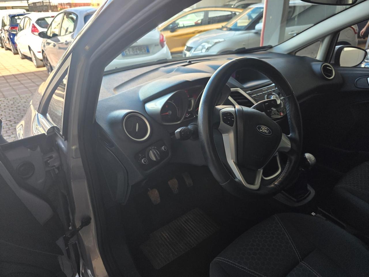 FORD FIESTA 1.4 DIESEL CON SOLI 113.000 KM 2012