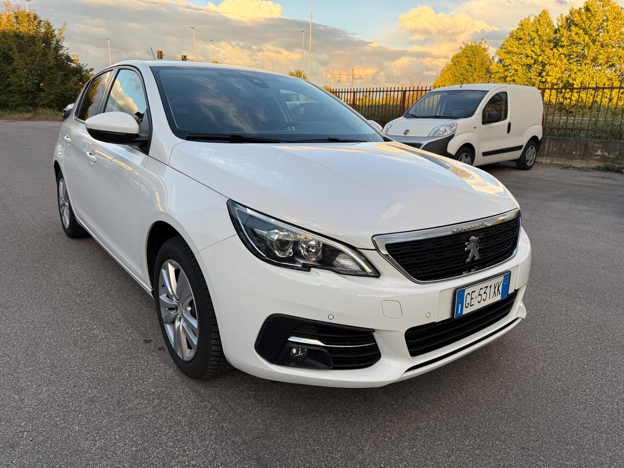 Peugeot 308 My21 Berlina 1.5 130 CV EAT8