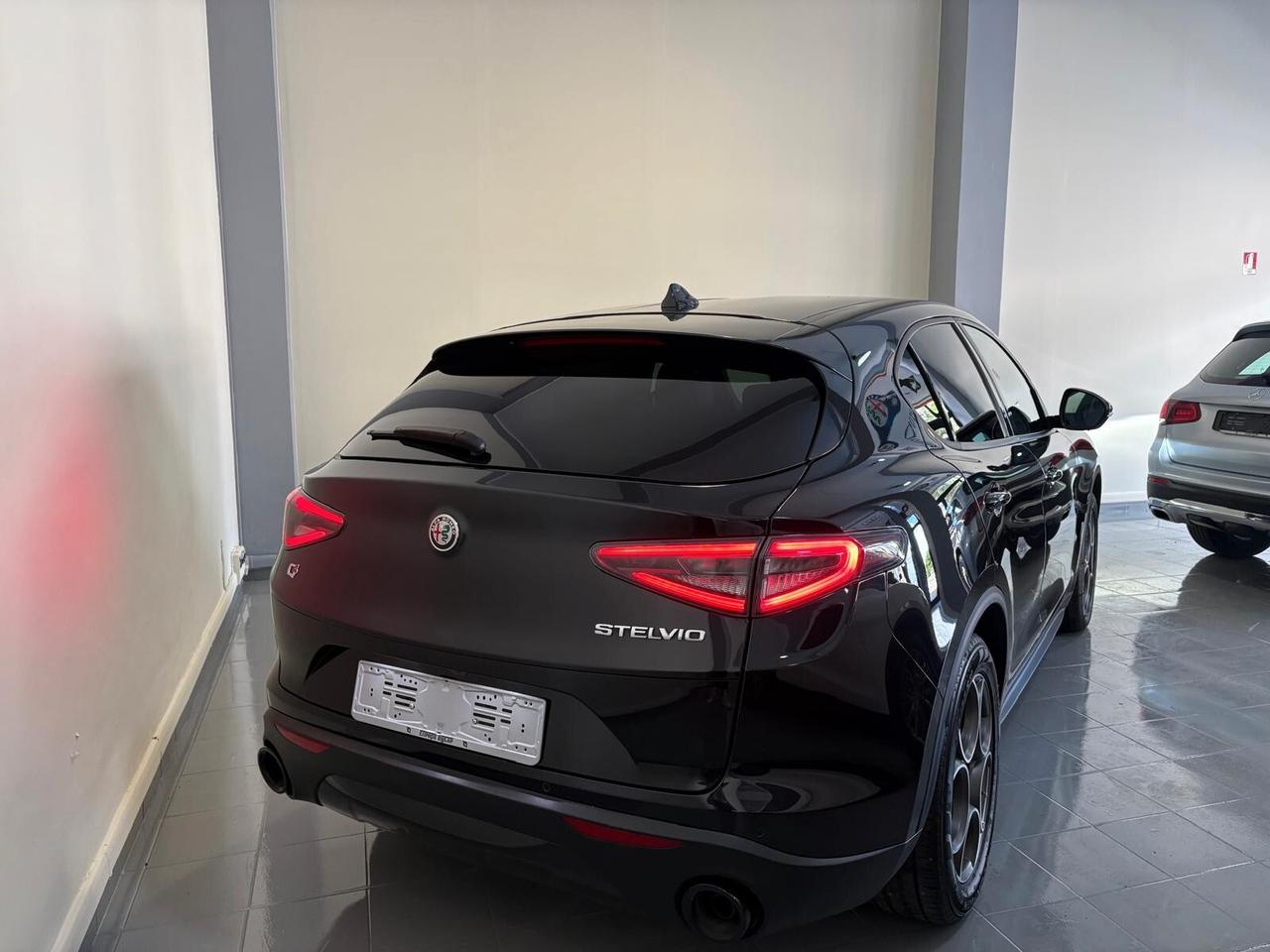 Alfa Romeo Stelvio 2.2 Turbodiesel 210 CV AT8 Q4 Super
