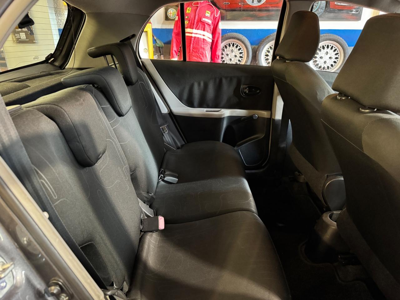 Toyota Yaris 1.0 5 porte