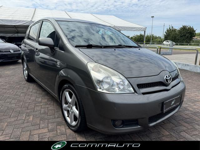 TOYOTA Corolla Verso 2.2 16V D-4D D-Cat