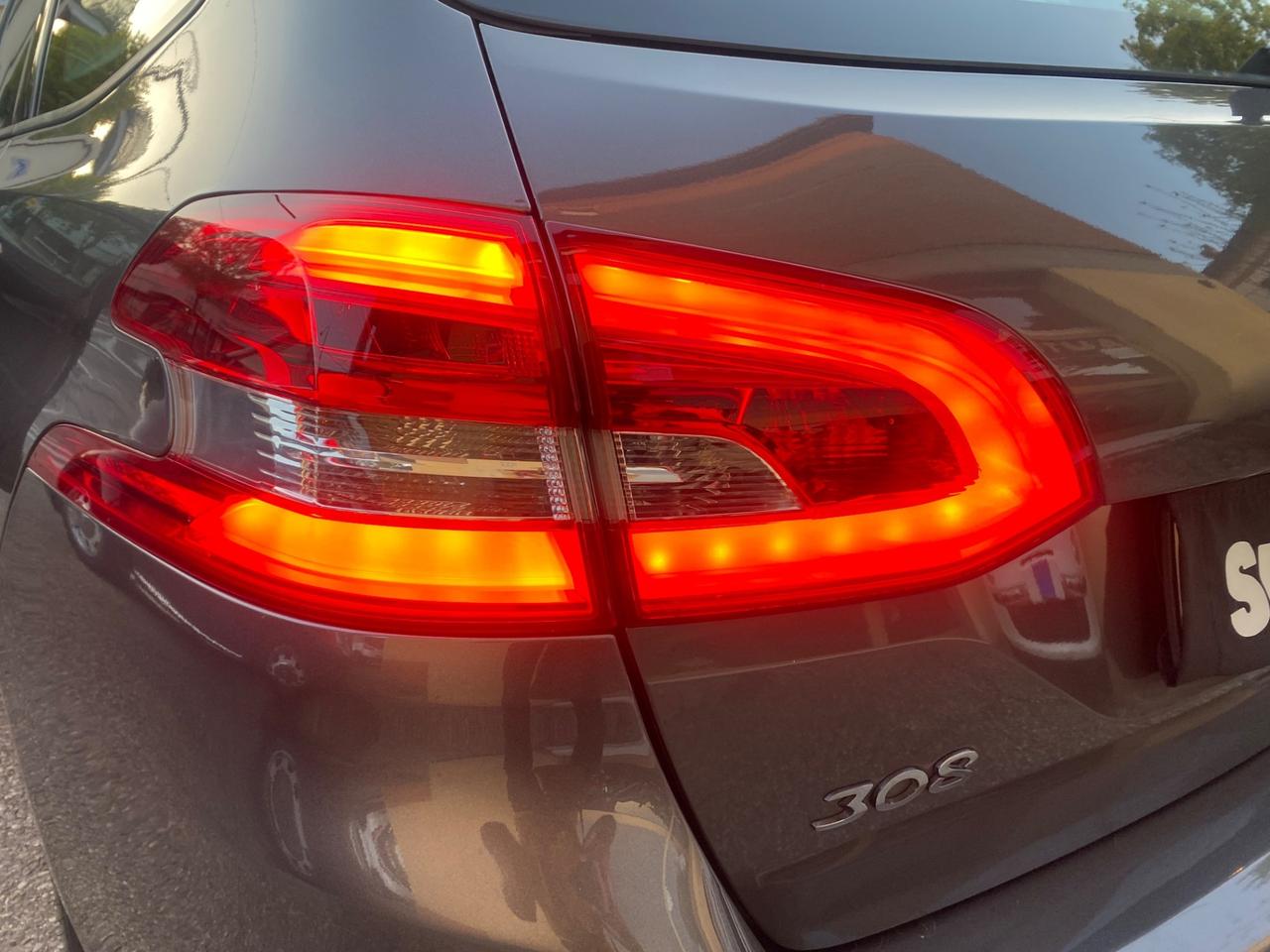 Peugeot 308 PureTech Turbo 130 S&S SW Allure