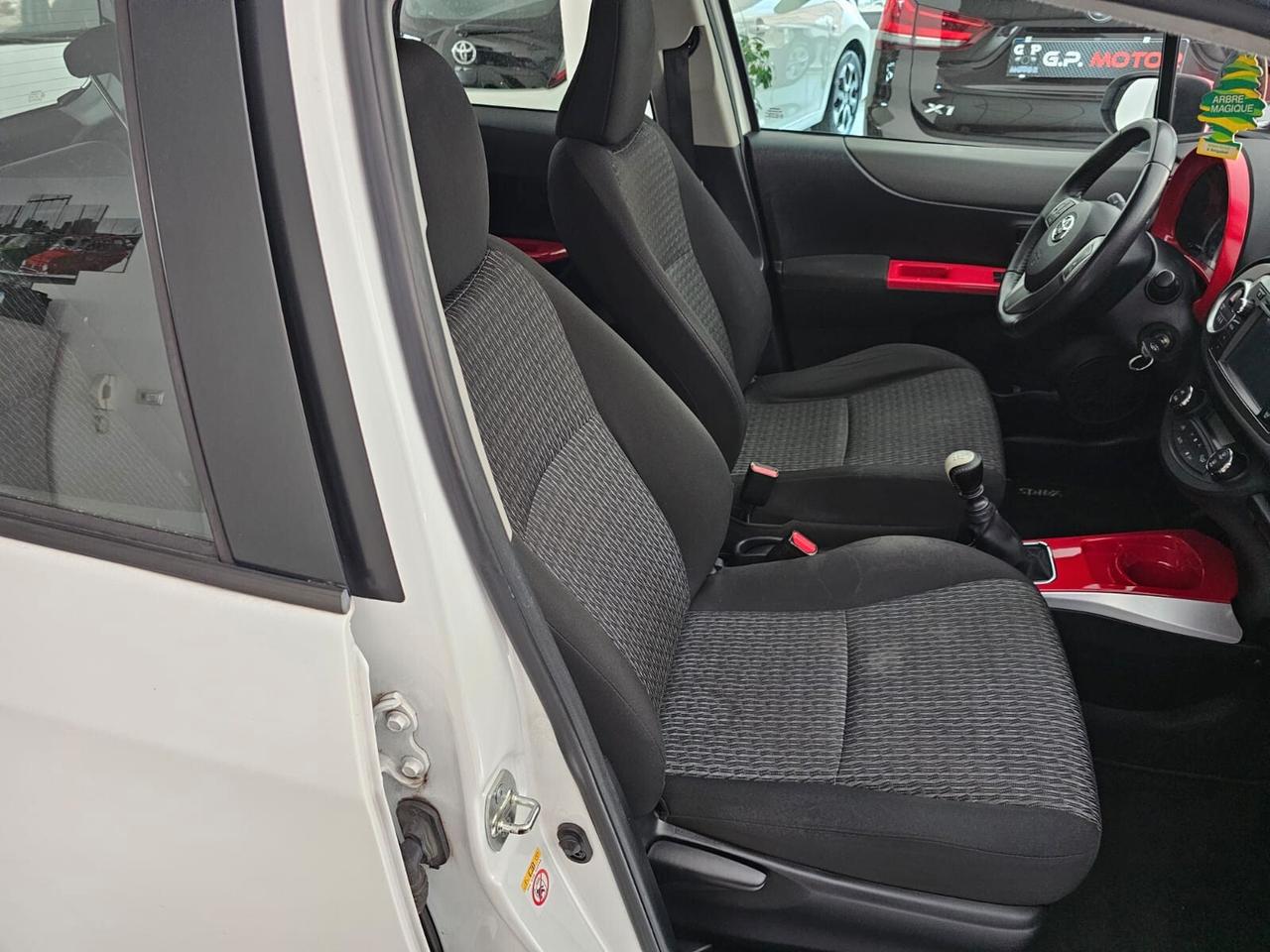 Toyota Yaris 1.4 D-4D 5 porte Lounge