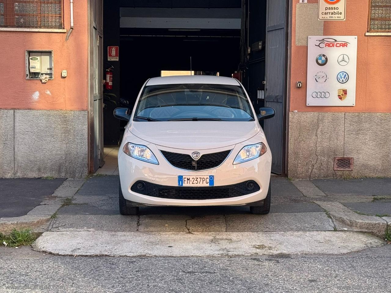 LANCIA Ypsilon 1.2 69 CV 5p. Silver