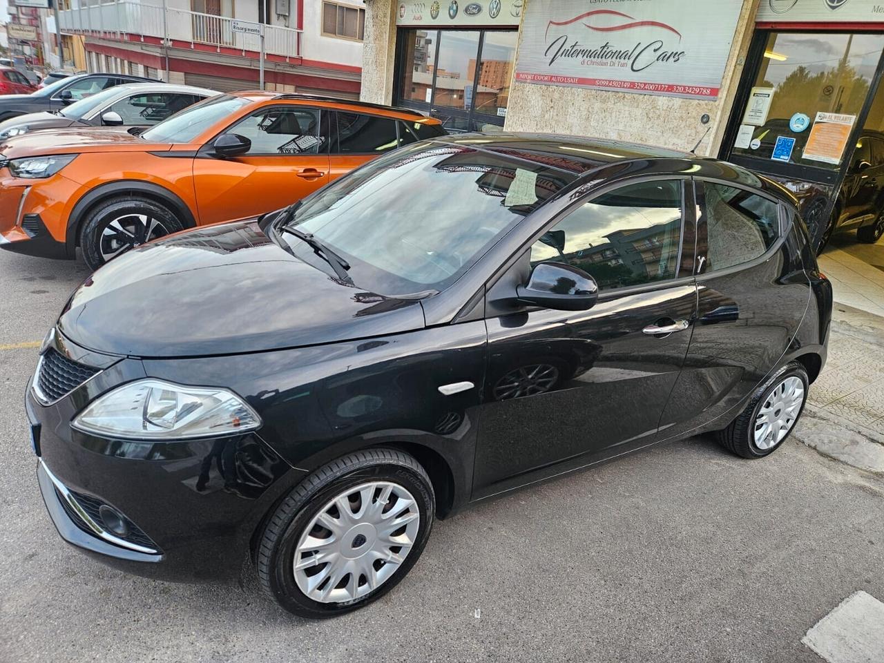 Lancia Ypsilon AUTOMATICA 900 benz 85cv