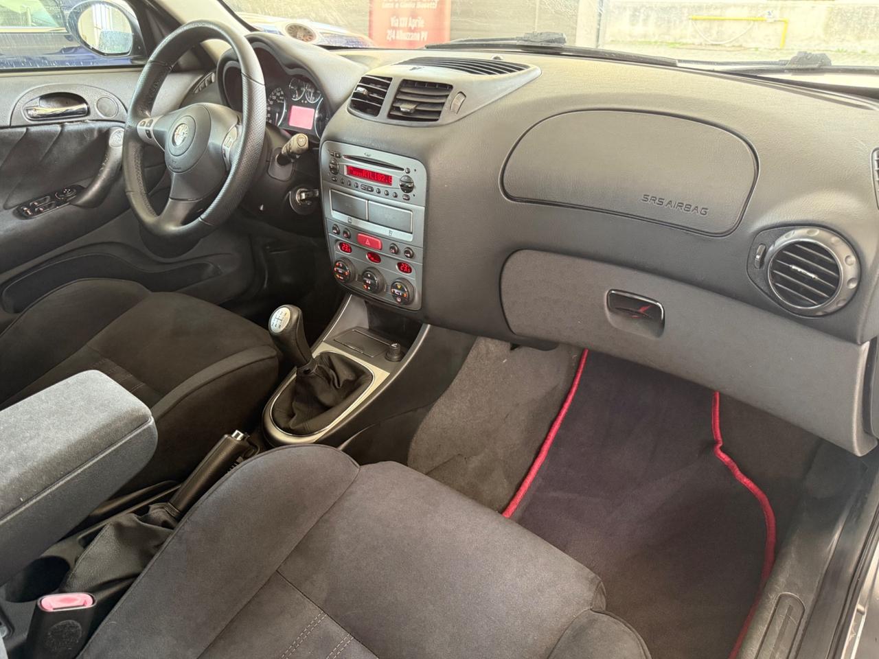 Alfa Romeo 147 1.6 16V TS (105) 5 porte Distinctive