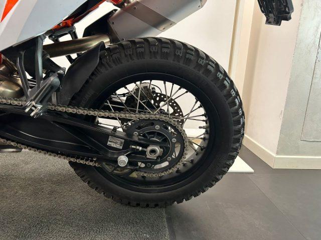 KTM 890 Adventure KTM 890 ADVENTURE R